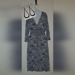 ✨️White-Navy Wrap Dress